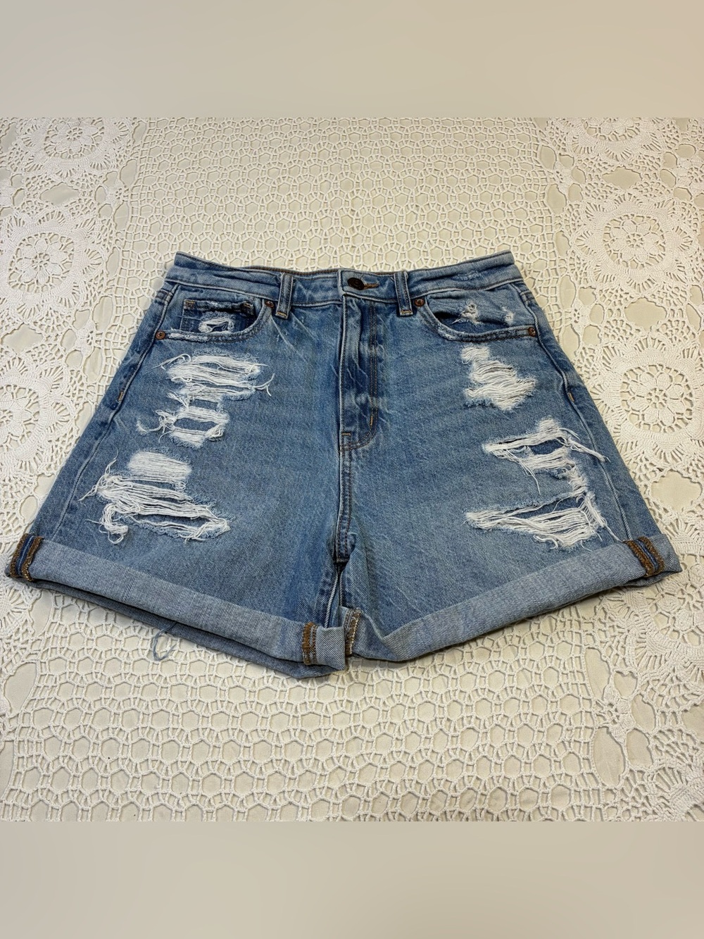 American Eagle Outfitters Light Wash Distressed Cut Off Shorts High-Rise 4